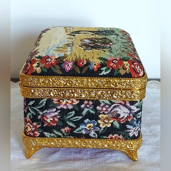 Tapestry Jewelry Box, Musical Jewelry Box - Picture 5 of 11